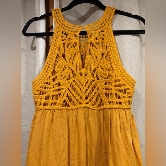 Lovestitch  Yellow Crochet Halter Women's Top - Picture 9 of 11